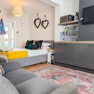 Abode I Great Neighbourhood! Brighton